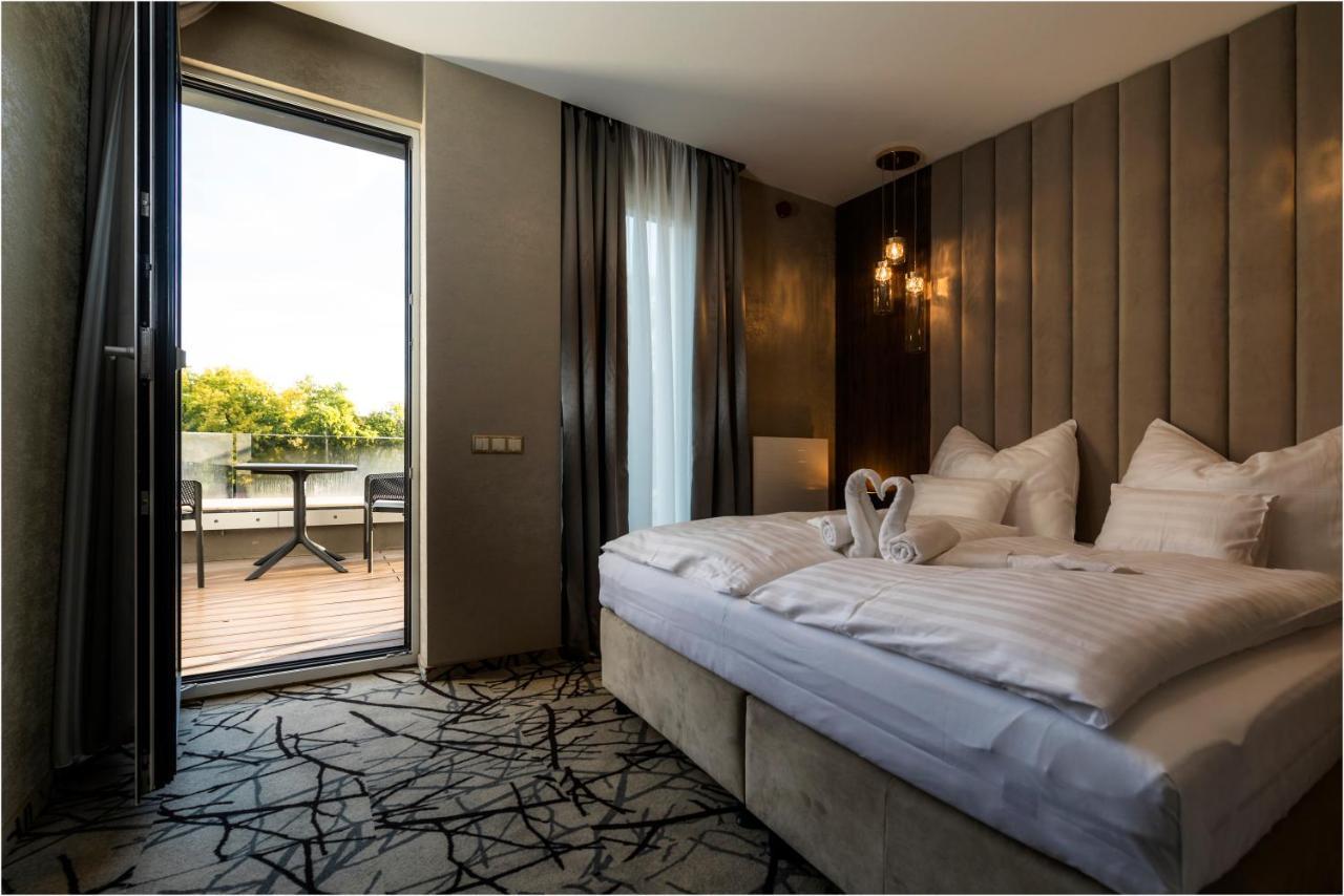 Hotel Szatmari & Etterem Jászberény 외부 사진